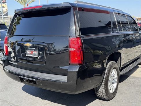 Used 2018 Chevrolet Suburban LT AWD/4WD image 46