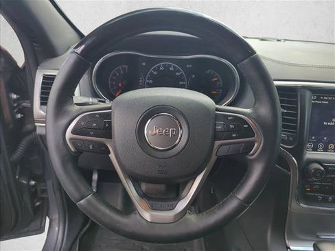 Used 2018 Jeep Grand Cherokee Overland AWD/4WD image 13