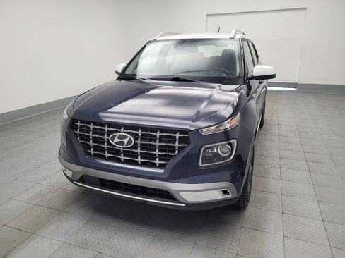 Used 2023 Hyundai Venue Limited FWD image 15