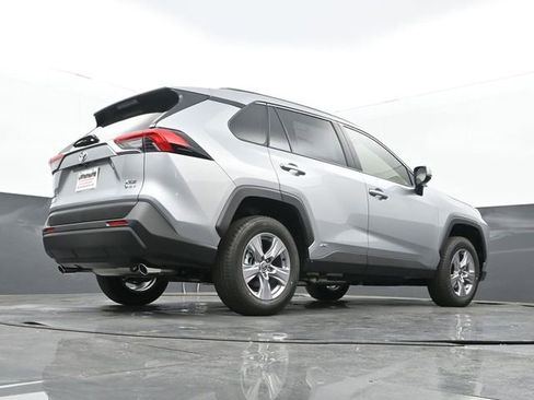 Used 2025 Toyota RAV4 XLE image 25