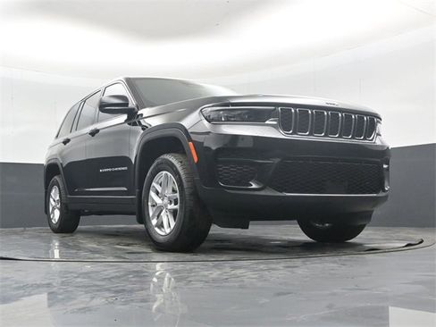New 2025 Jeep Grand Cherokee Laredo X w/ Luxury Tech Group I image 45