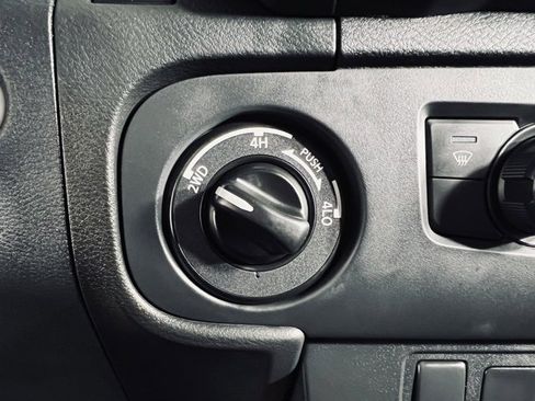 Used 2025 Nissan Frontier PRO-4X image 27