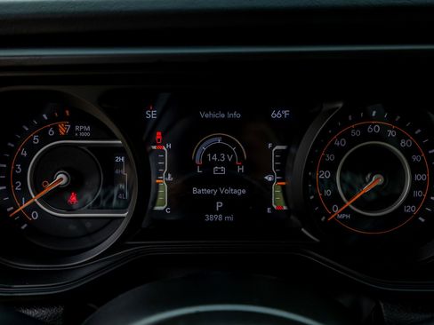 Used 2025 Jeep Gladiator Sport image 20