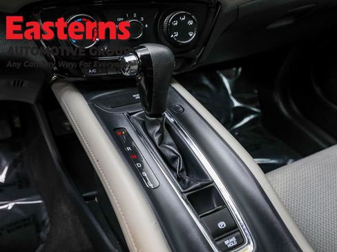 Used 2022 Honda HR-V LX image 13