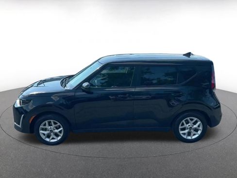 Used 2025 Kia Soul LX w/ LX Technology Package FWD image 9