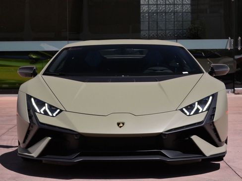 Used 2023 Lamborghini Huracan Tecnica RWD image 5