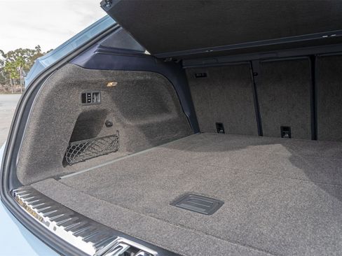 New 2025 Bentley Bentayga image 45