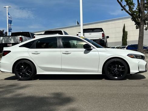 Certified 2025 Honda Civic Sport image 3