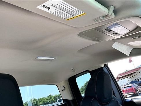 Used 2022 Chevrolet Colorado LT w/ Fleet Safety Package RWD image 28