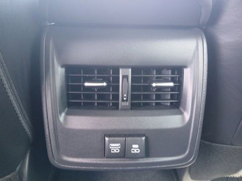 Used 2021 Toyota Avalon XSE FWD image 11