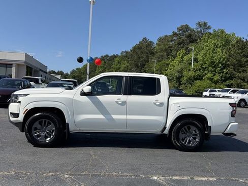 Certified 2025 Nissan Frontier SV w/ Tow Package RWD image 3