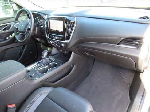 Certified 2021 Chevrolet Traverse RS image 11