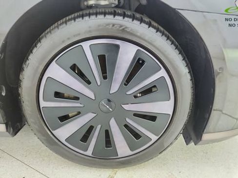 Used 2024 Lucid Air Pure RWD image 60