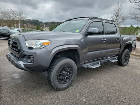 Used 2020 Toyota Tacoma SR w/ SR Convenience Package image 18