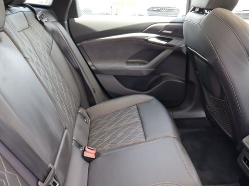 Used 2025 Audi S6 e-tron Premium Plus w/ Premium Plus AWD/4WD image 19
