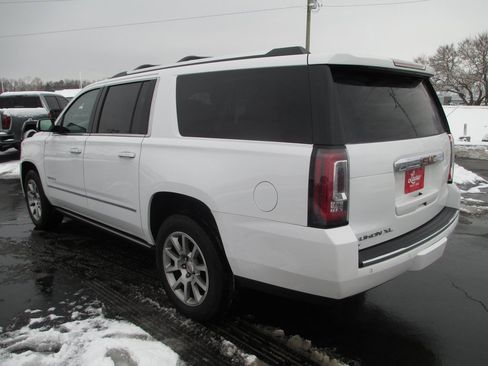 Used 2020 GMC Yukon XL Denali w/ Open Road Package image 7