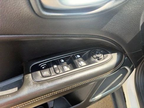 Used 2020 Jeep Compass Latitude w/ Cold Weather Group AWD/4WD image 14