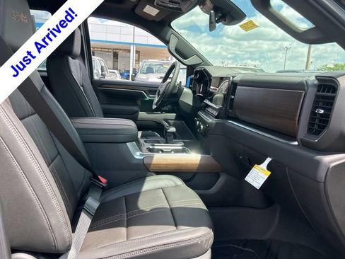 New 2026 Chevrolet Silverado 1500 High Country w/ Midnight Edition AWD/4WD image 32