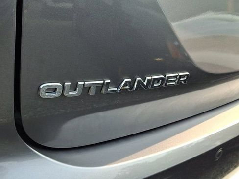 Used 2022 Mitsubishi Outlander SE AWD/4WD image 7
