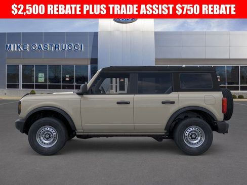 New 2025 Ford Bronco 4-Door image 3