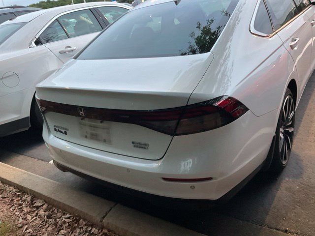 Used 2024 Honda Accord Touring image 8