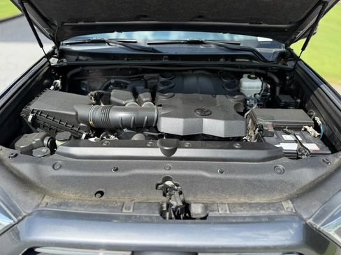 Used 2021 Toyota 4Runner Limited AWD/4WD image 13