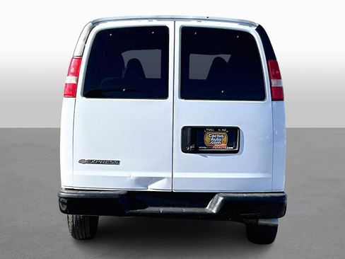 Used 2017 Chevrolet Express 2500 LS image 4