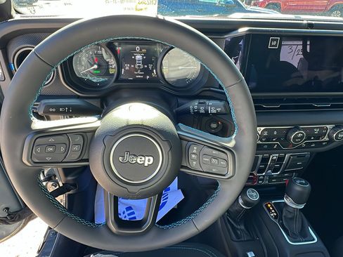 Used 2025 Jeep Wrangler Unlimited Rubicon 4xe w/ Safety Group image 25