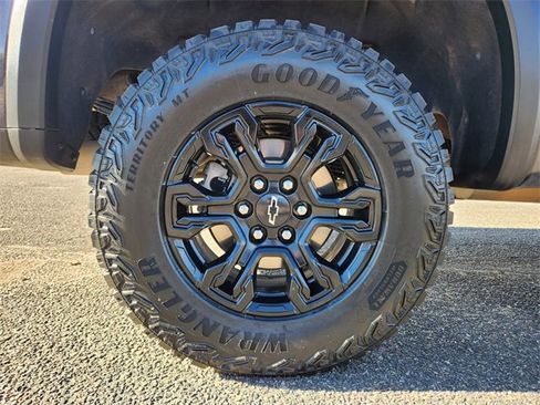 Used 2023 Chevrolet Silverado 1500 ZR2 w/ Technology Package image 15