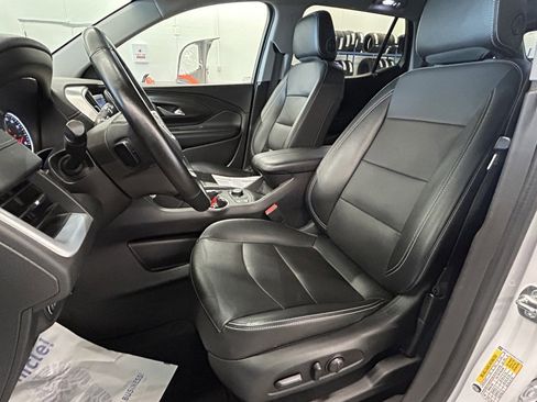 Used 2024 GMC Terrain SLT image 12
