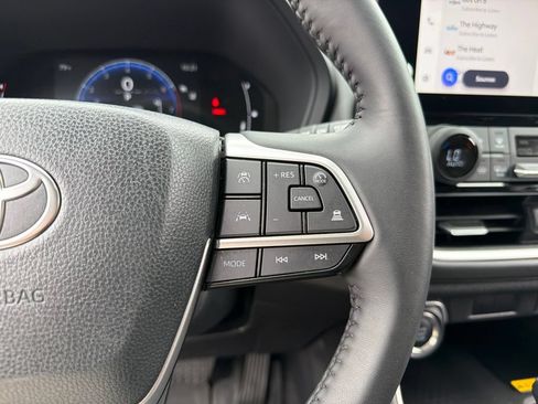 Used 2026 Toyota Grand Highlander AWD image 17