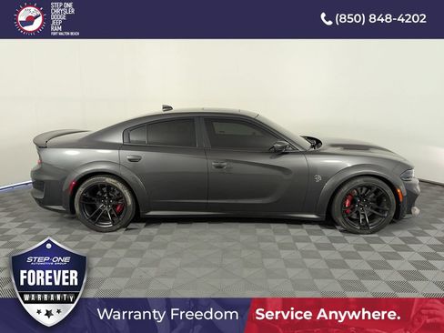 Used 2022 Dodge Charger SRT Hellcat w/ Harman/Kardon Audio Group RWD image 7