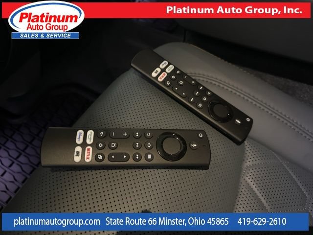 Used 2023 Jeep Grand Wagoneer L Series III w/ Rear Seat Video Group 1 AWD/4WD image 29