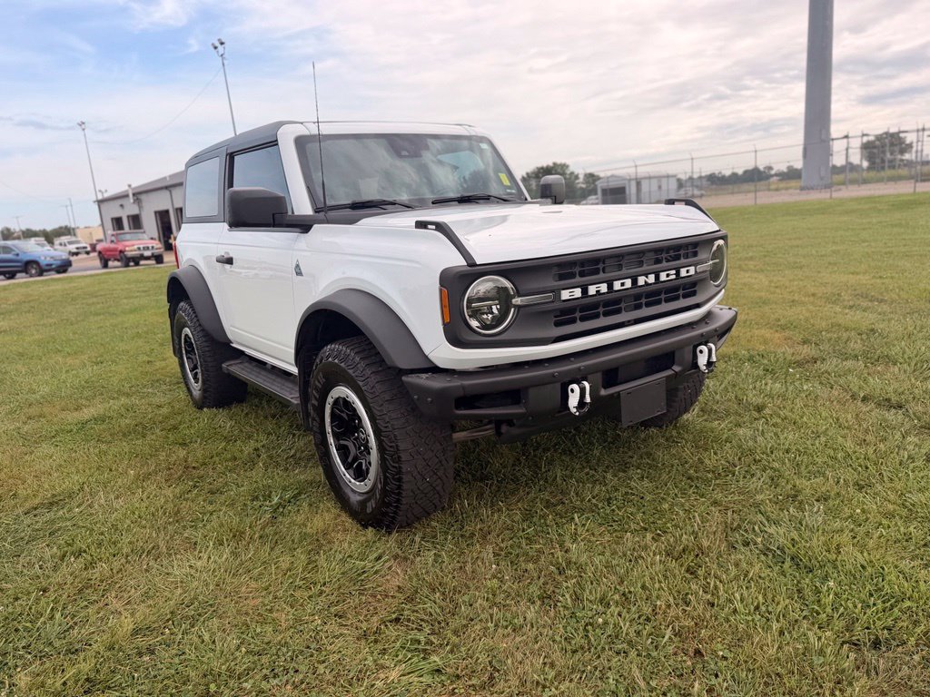 Used 2023 Ford Bronco Black Diamond w/ Sasquatch Package AWD/4WD image 3
