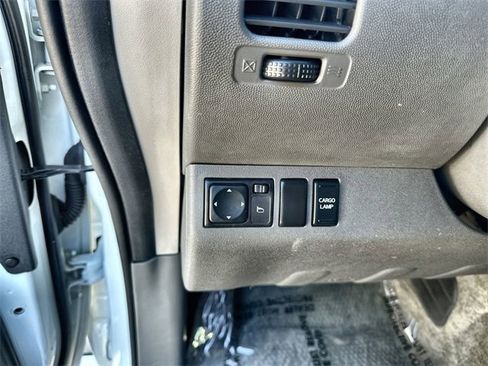 Used 2017 Nissan Frontier SV image 25