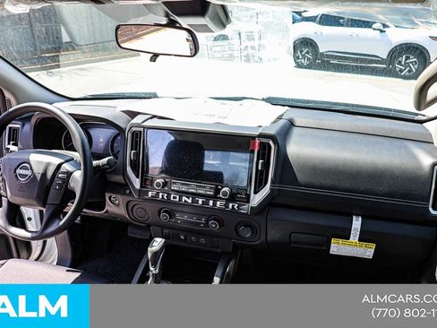 Certified 2025 Nissan Frontier SV RWD image 28