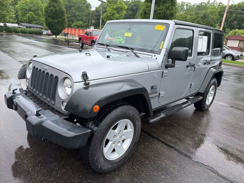 Used 2015 Jeep Wrangler Unlimited Sport w/ Quick Order Package 24S AWD/4WD image 9