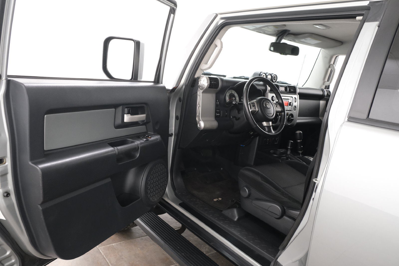Used 2011 Toyota FJ Cruiser 4WD w/ Upgrade Pkg image 22