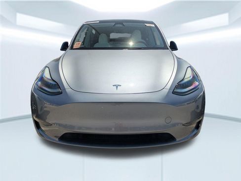 Used 2024 Tesla Model Y Long Range image 4
