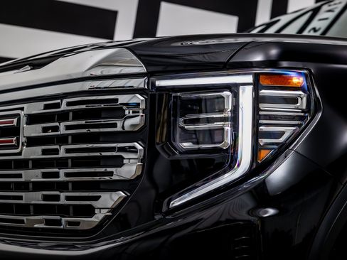 Used 2026 GMC Sierra 1500 Denali w/ Denali Reserve Package AWD/4WD image 15