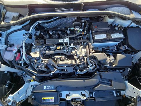 Used 2022 Toyota Corolla Cross XLE image 38