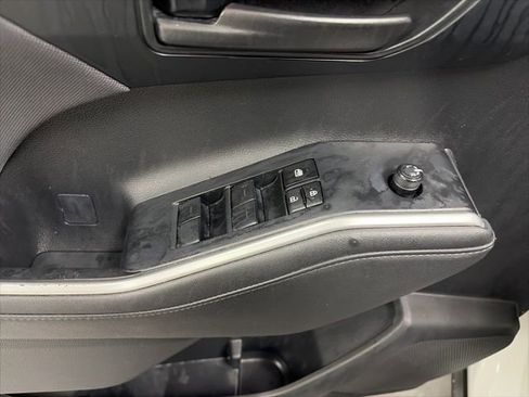 Used 2023 Toyota Highlander LE image 16