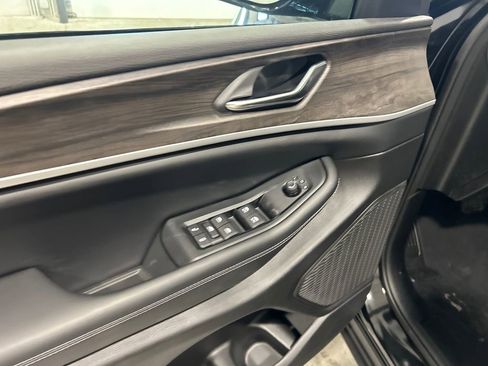 New 2026 Jeep Grand Cherokee Altitude image 14