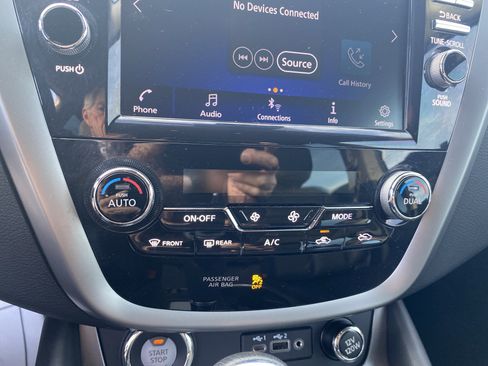 Used 2023 Nissan Murano SV w/ SV Midnight Edition Package image 16