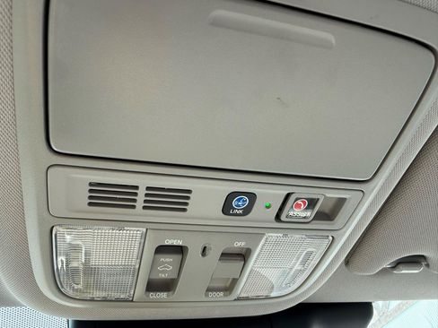 Used 2018 Honda Accord Touring image 19