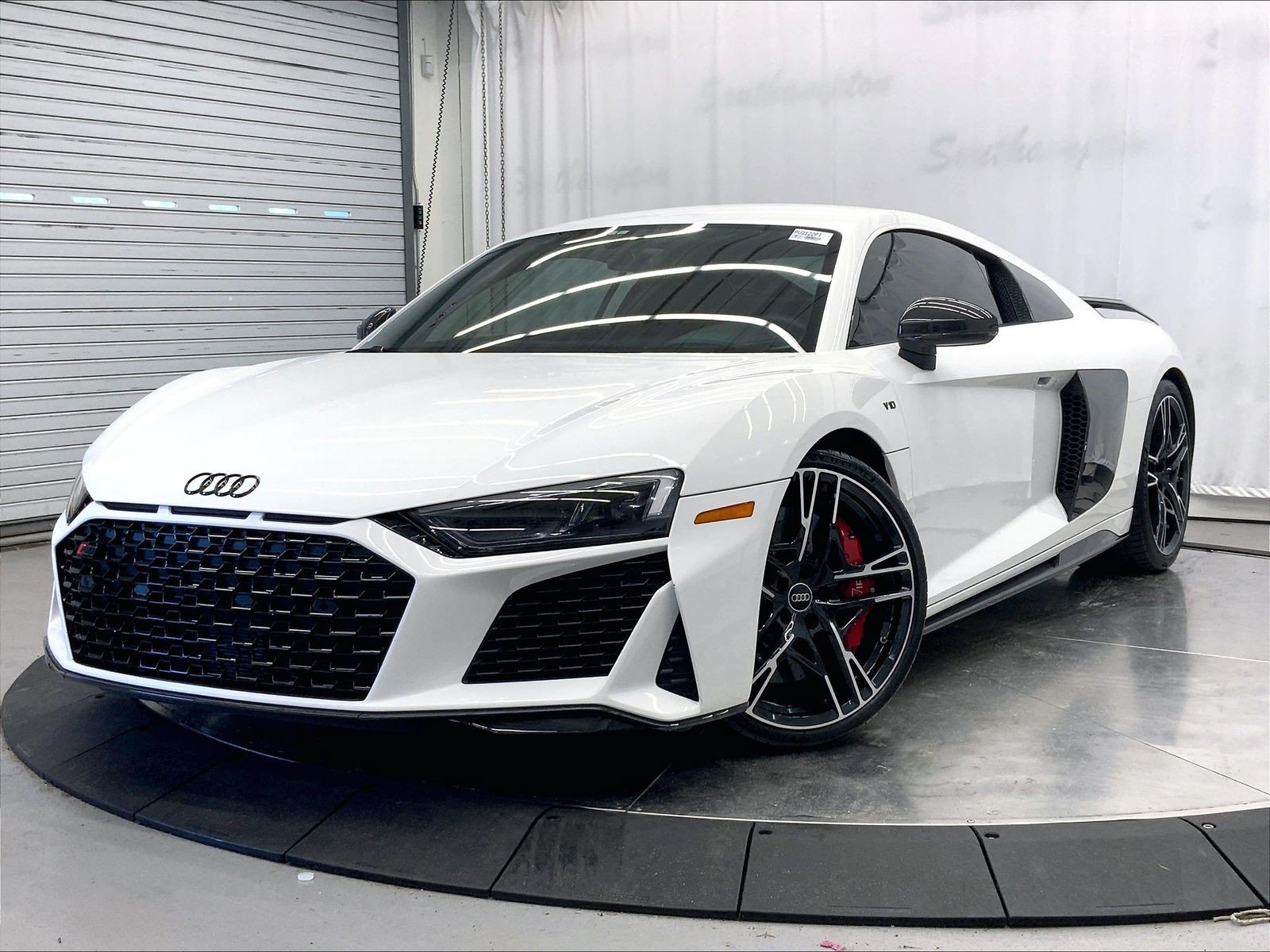 Certified 2023 Audi R8 V10 performance AWD/4WD image 11