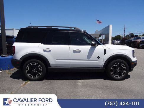 Used 2022 Ford Bronco Sport Outer Banks w/ Tech Package AWD/4WD image 3