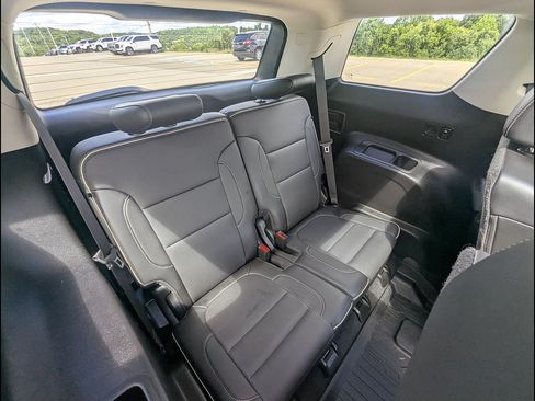 Used 2020 GMC Acadia Denali w/ Technology Package AWD/4WD image 21