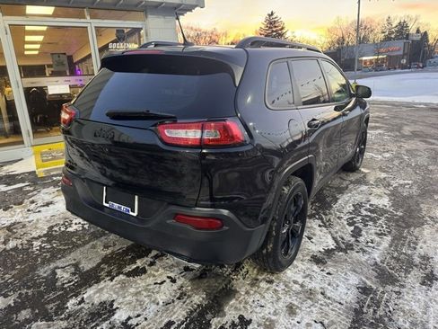 Used 2015 Jeep Cherokee Latitude w/ Cold Weather Group image 8