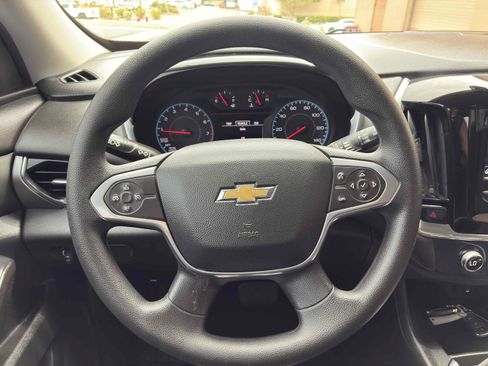 Used 2020 Chevrolet Traverse LS FWD image 19